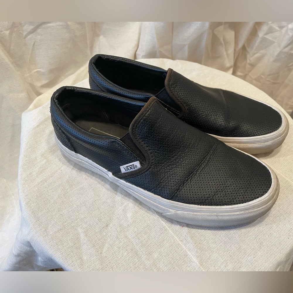 Vans Unisex Classic‎ Slip On Black Perf Leather Shoe Mens 5.5 Womens 7 Sneaker